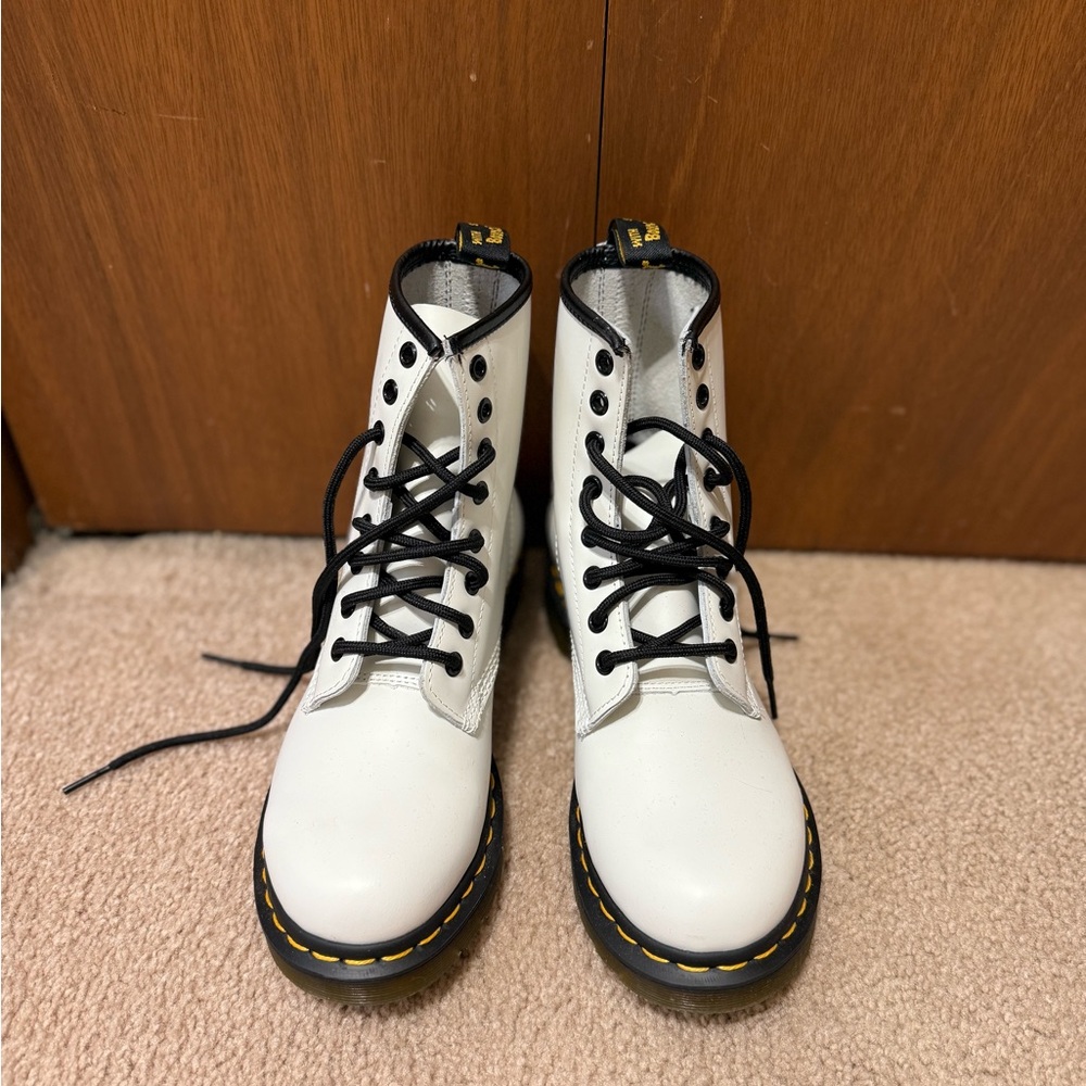 NWOT Cream Dr. Martens 1460 Boots